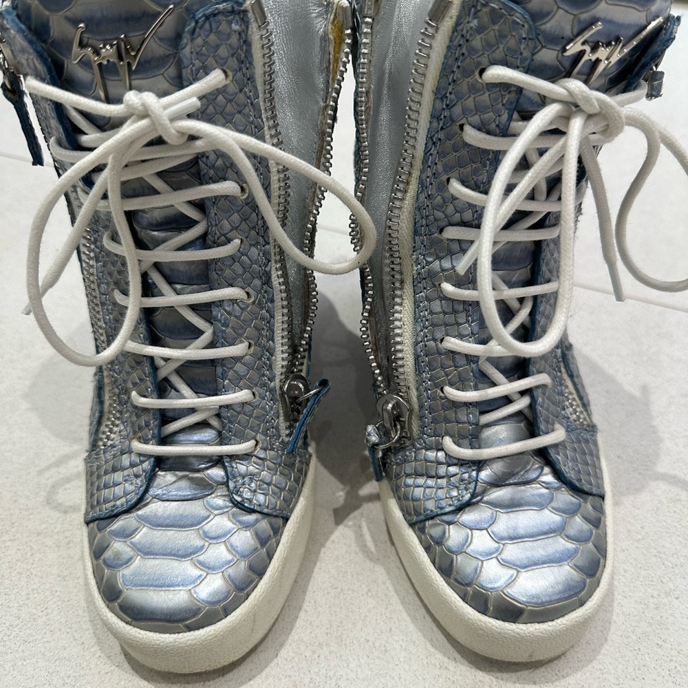 Giuseppe Zanotti Coby wedge blue
